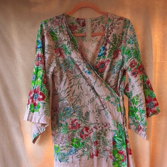 Lightweight floral cotton wrap - Picture 3 of 8